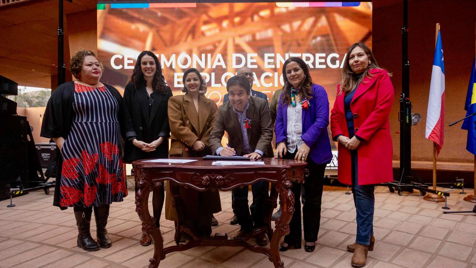 Gobernador Miguel Vargas entrega a autoridades del Ministerio de las Culturas el edificio del nuevo Museo Regional de Atacama.