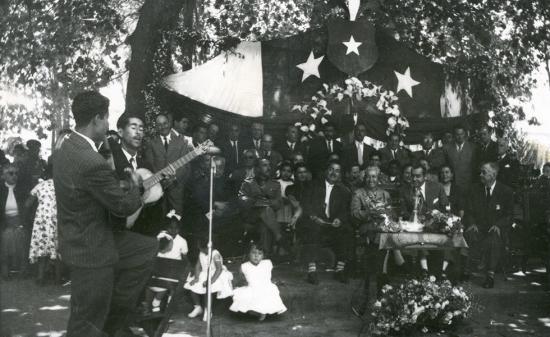 Homenaje en la plaza de Armas de Vicuña, 1954.