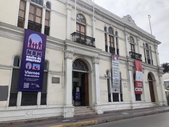 Fachada del Museo Histórico Gabriel González Videla